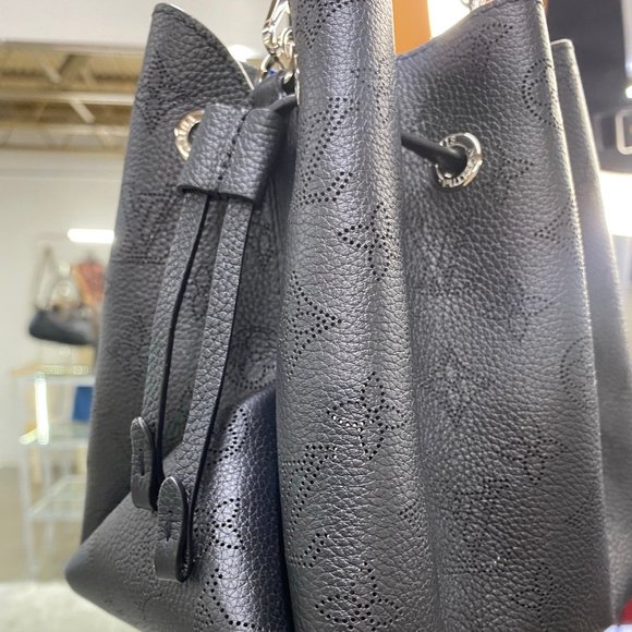 Louis Vuitton Bella Bucket Bag - Picture 10 of 11